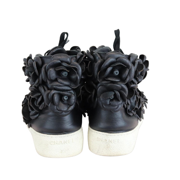 Chanel hot sale flower sneakers