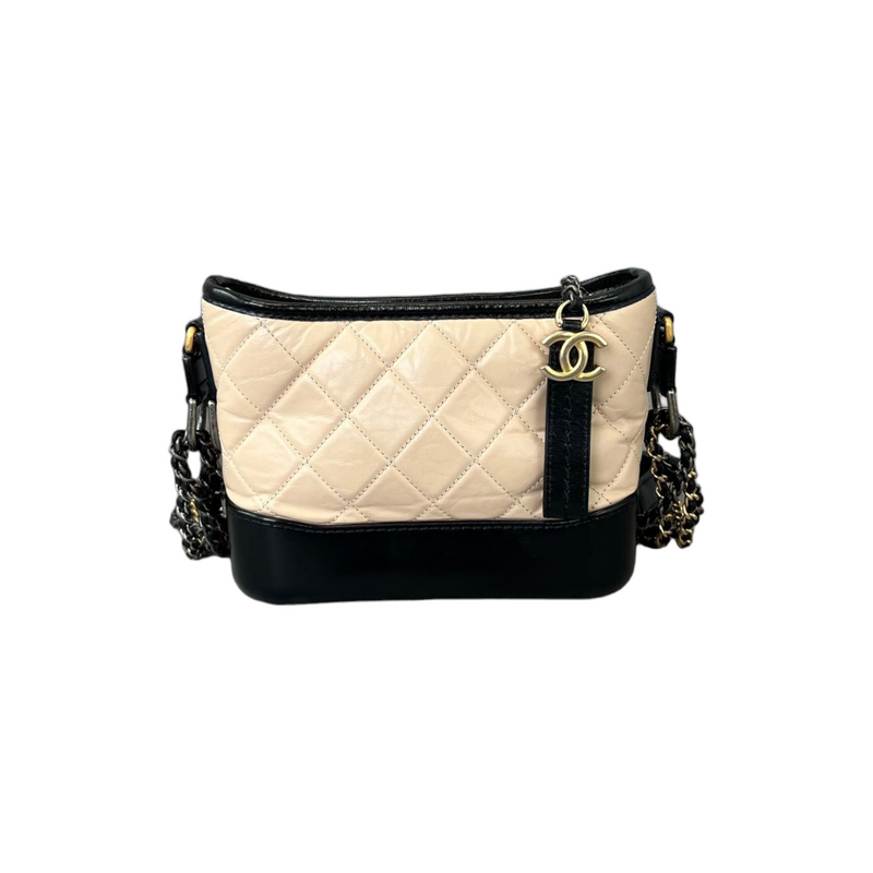 Chanel - Small Hobo Bag - Coral Shiny Crumpled Calfskin - GHW - 2023