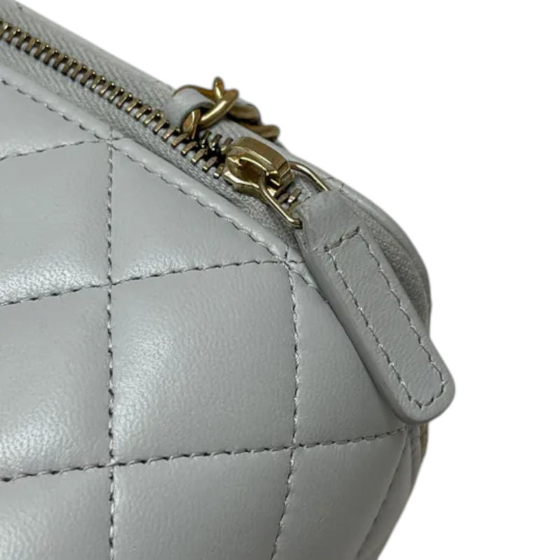 Pearl Crush Vanity Case With Chain Small Lambskin Light Grey GHW