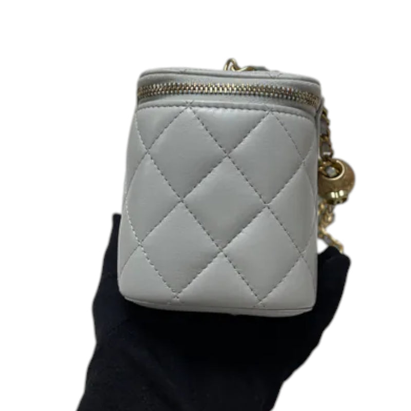 Pearl Crush Vanity Case With Chain Small Lambskin Light Grey GHW