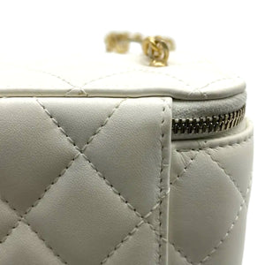 Vanity Case With Chain Pearl Crush Small Lambskin White GHW