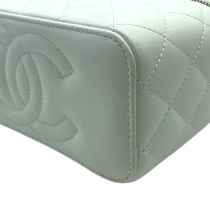 Vanity Case With Chain Pearl Crush Small Lambskin White GHW