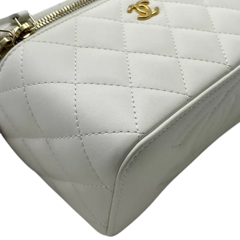 Vanity Case With Chain Pearl Crush Small Lambskin White GHW