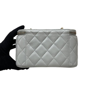 Pearl Crush Vanity Case With Chain Small Lambskin Light Grey GHW