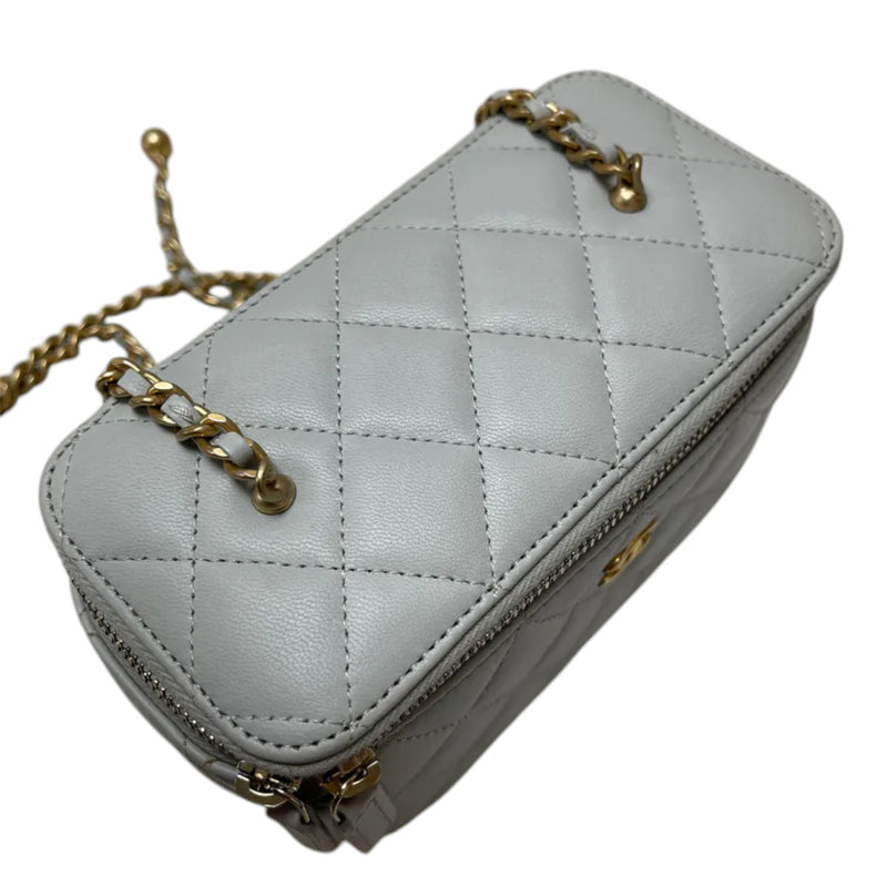 Pearl Crush Vanity Case With Chain Small Lambskin Light Grey GHW