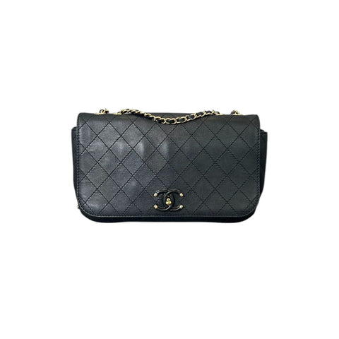 Medium Classic Flap Patent Black SHW