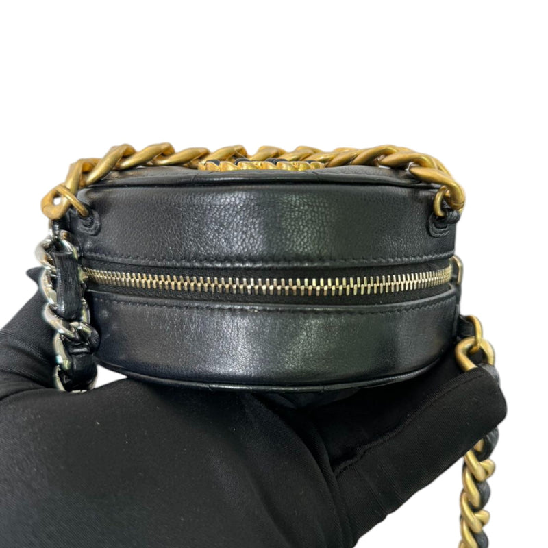 19 Round Clutch With Chain Mini Lambskin Black MHW