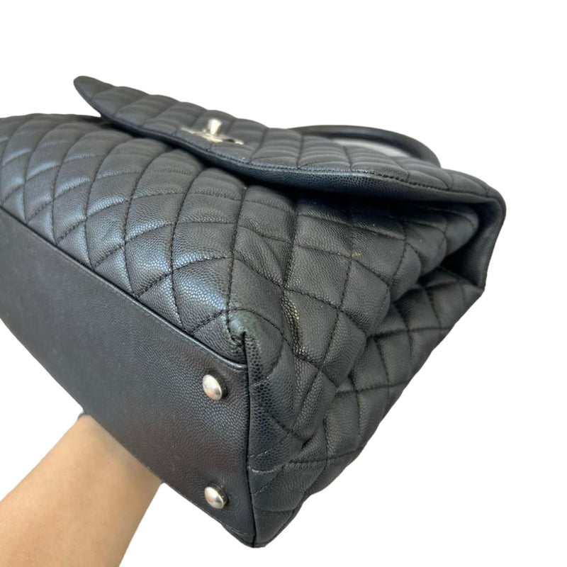 Chanel Coco Handle Flap Diamond Quilted Medium Black in Caviar