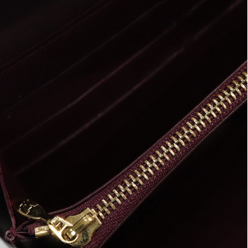 Authentic Louis Vuitton purple Vernis Sarah Chain wallet