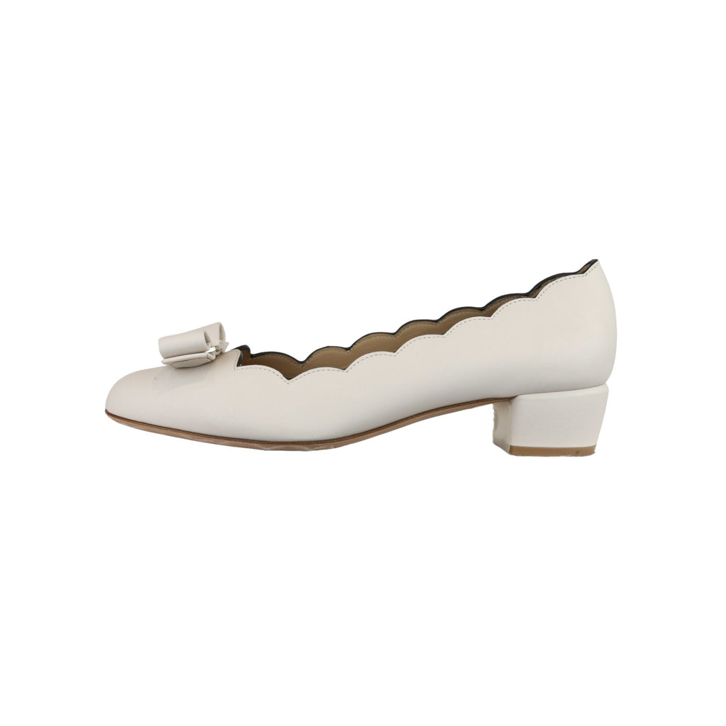 Vara Bow Shell Pumps Calfskin White Size 7 GHW