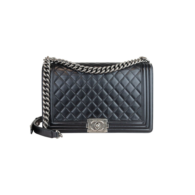 New Medium Boy Flap Calfskin Quilted Black RHW