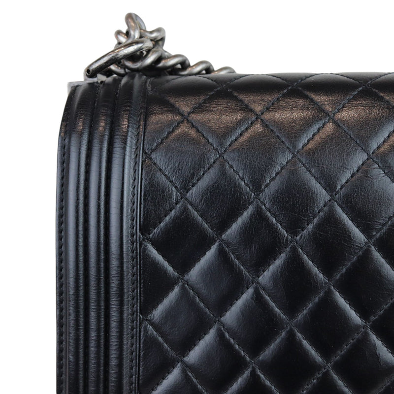 New Medium Boy Flap Calfskin Quilted Black RHW