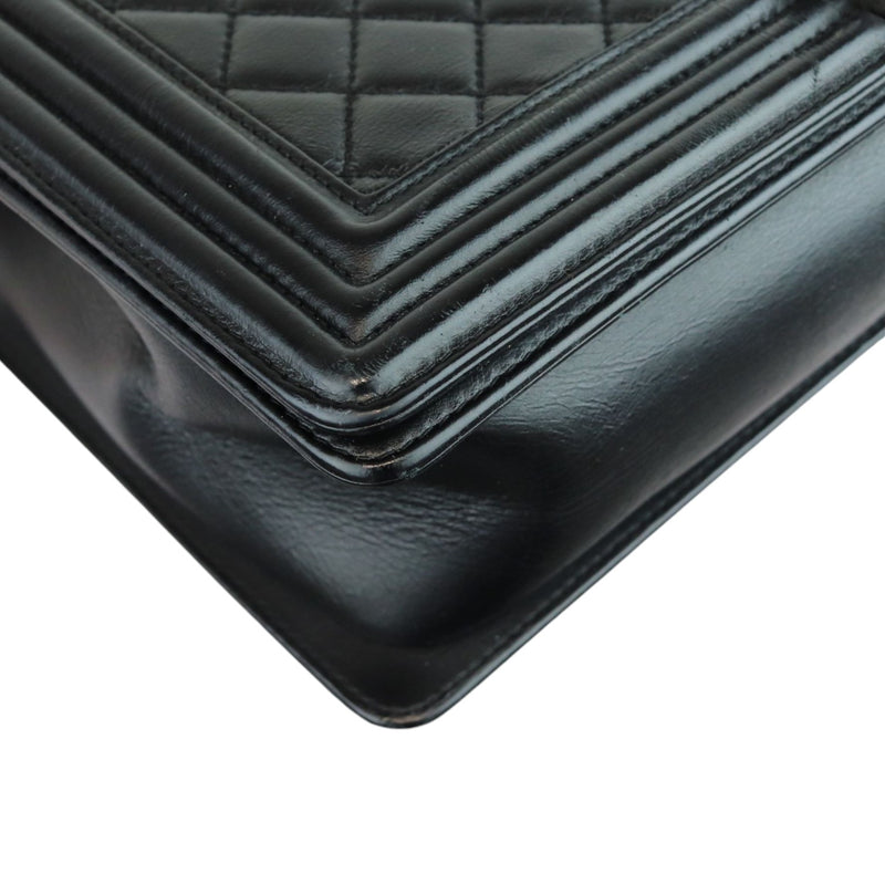 New Medium Boy Flap Calfskin Quilted Black RHW