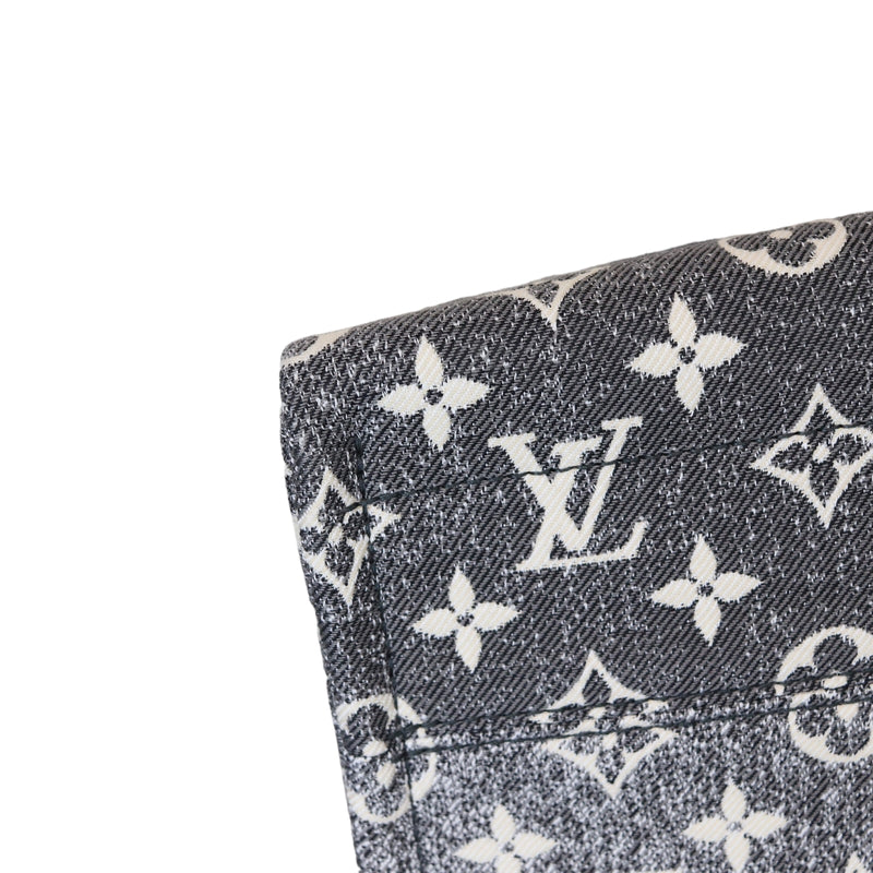 Louis Vuitton Coral Monogram Empreinte Smartphone Holder