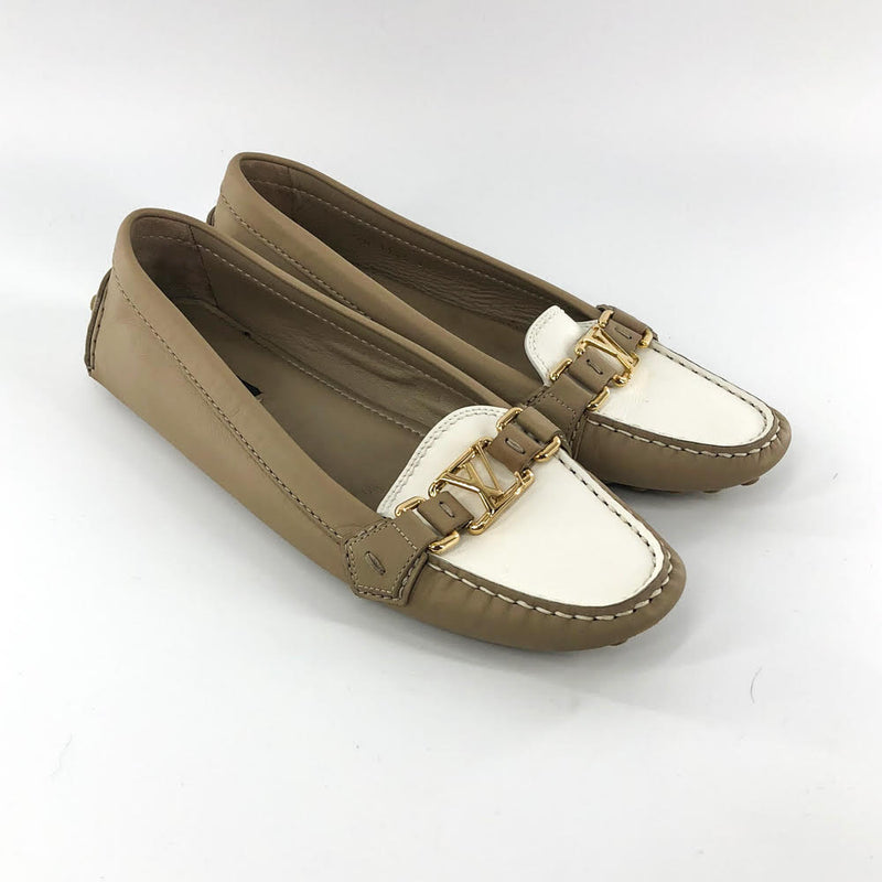 LV Buckle Classic Two-toned Flats | Bag Religion