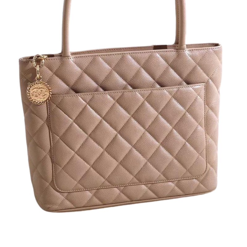 Chanel Medaillon - Bag Handbag in Beige Quilted Grained Leather