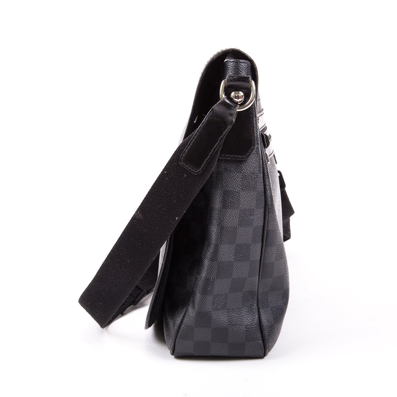 Buy Louis Vuitton Daniel Messenger Bag Damier Graphite GM 3711833