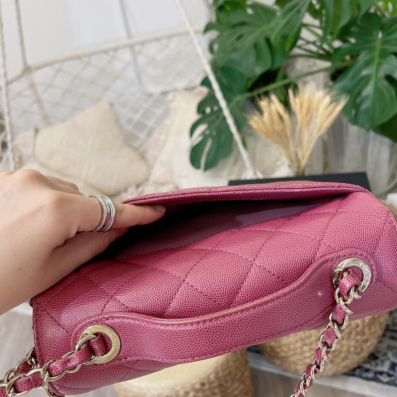 Mini Business Affinity Clutch on Chain