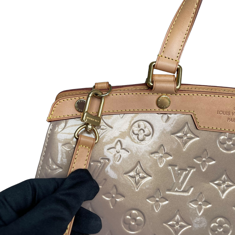 Louis Vuitton Beige Poudre Monogram Vernis Brea GM Bag at 1stDibs