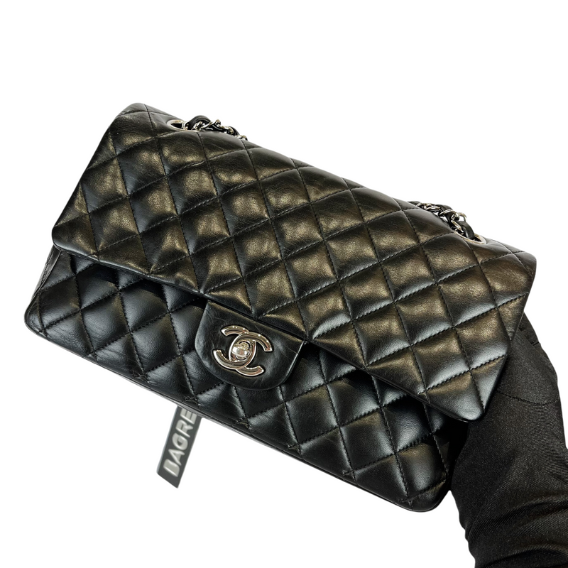 Classic Flap Medium Lambskin Black SHW