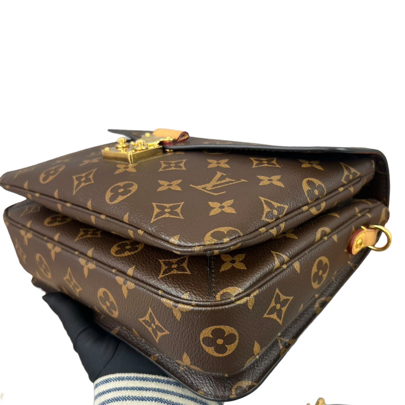 Louis Vuitton Pochette Metis MM Blue in Coated Canvas with Gold