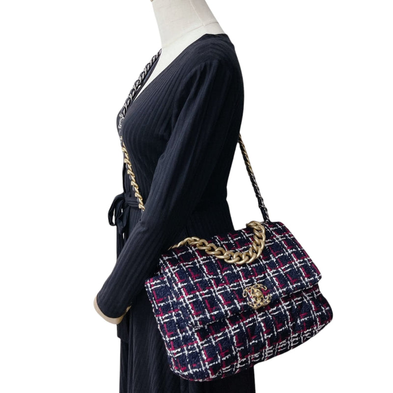 Chanel Trendy Cc Flap Tweed Handbag In Blue